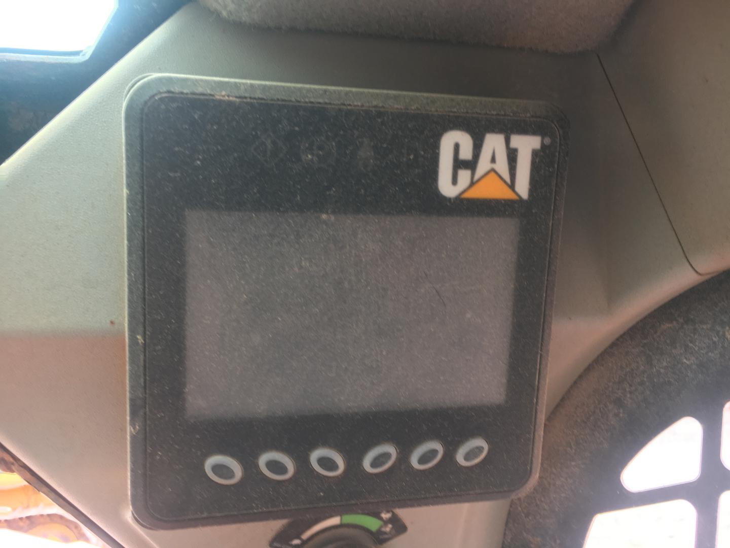 ./imagenes/INVOICE/2019/16561/MINICARGADOR CAT 242D PARA PARTES (9).JPG